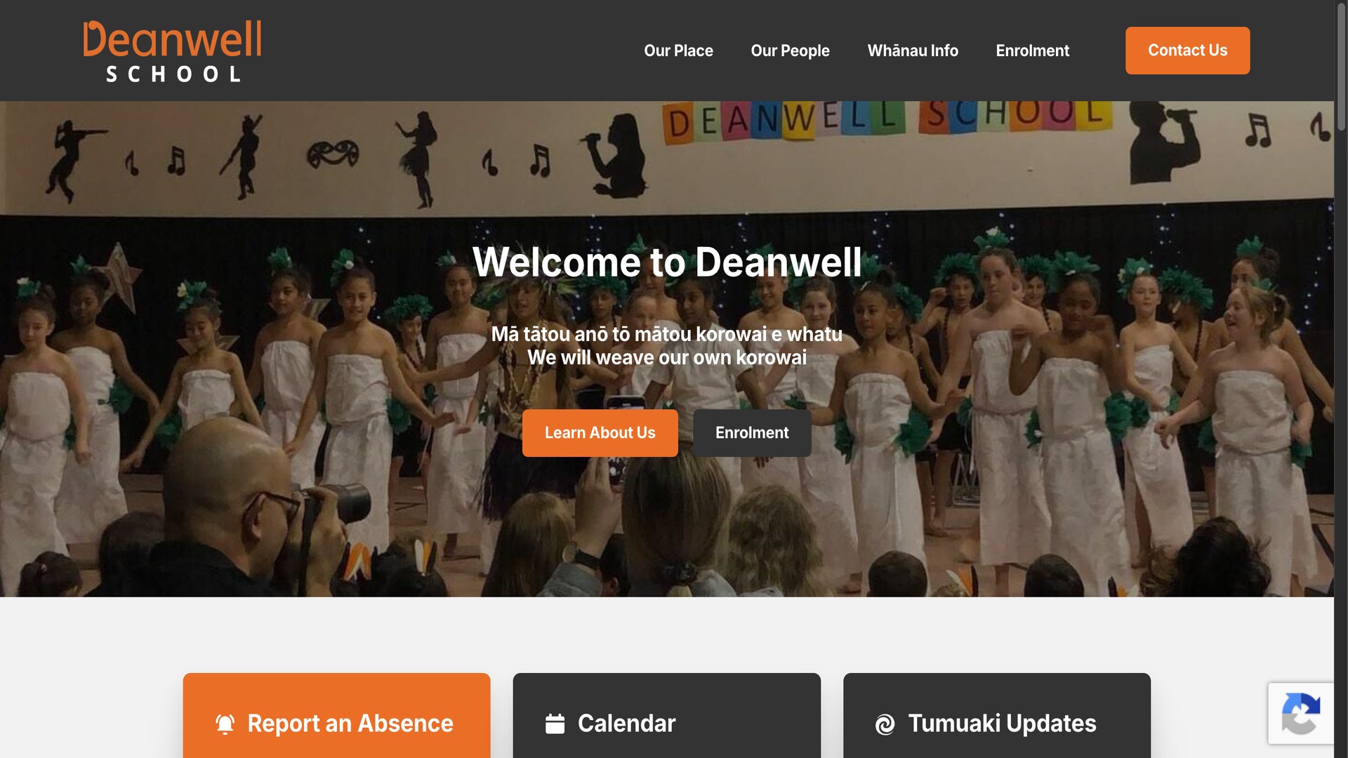 The Deanwell School homepage on desktop